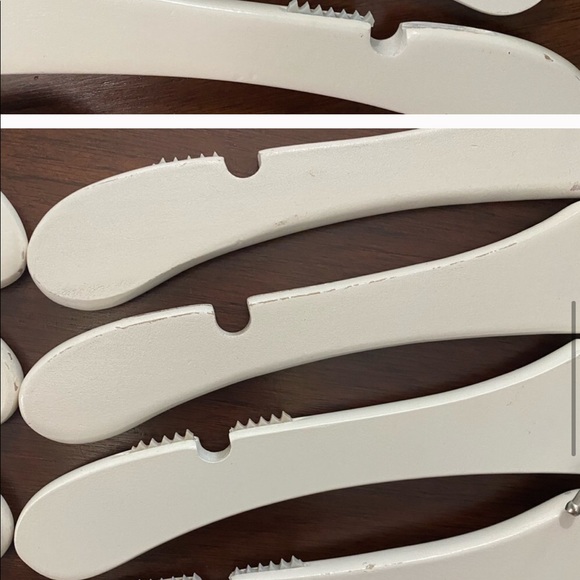 3 PINK VICTORIA SECRET HANGERS 🔴SALE - Picture 5 of 5